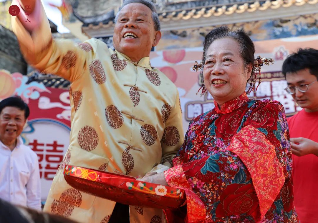 撒喜糖.jpg 图片