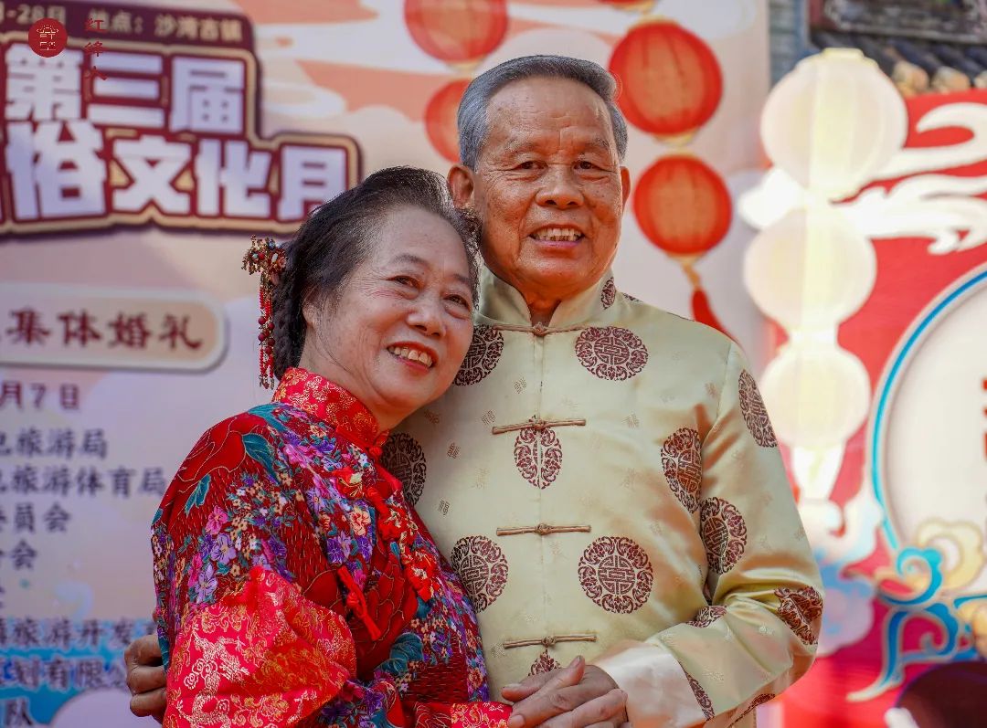 撒喜糖特写.jpg 图片