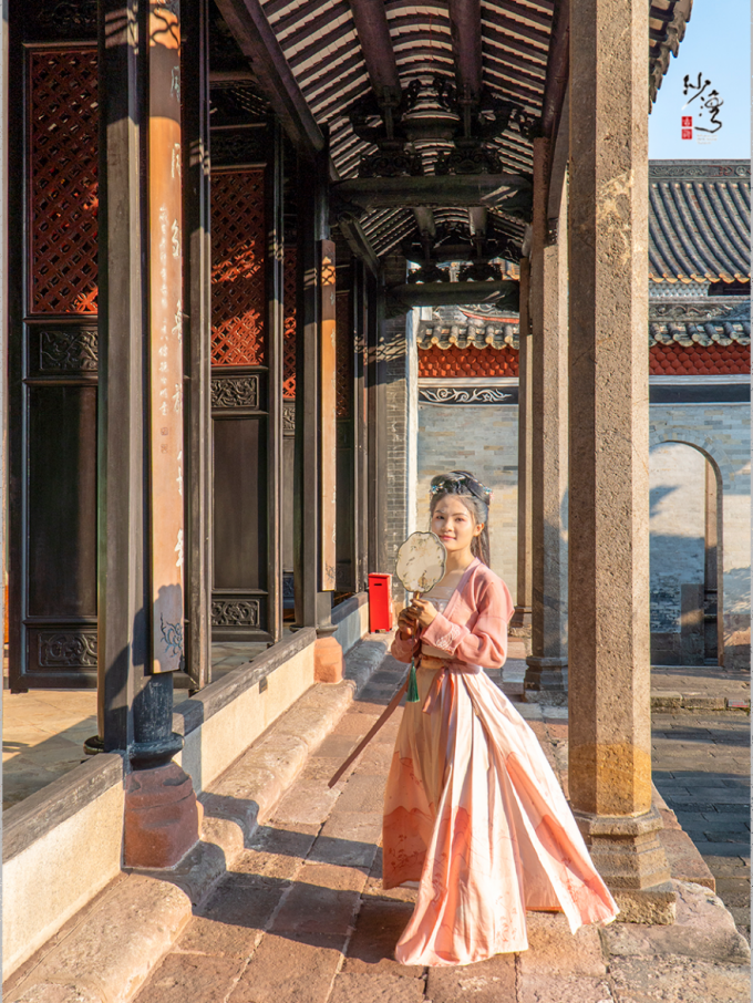 d283e9efc3baed13d4d61b6fe8159e5.jpg 图片