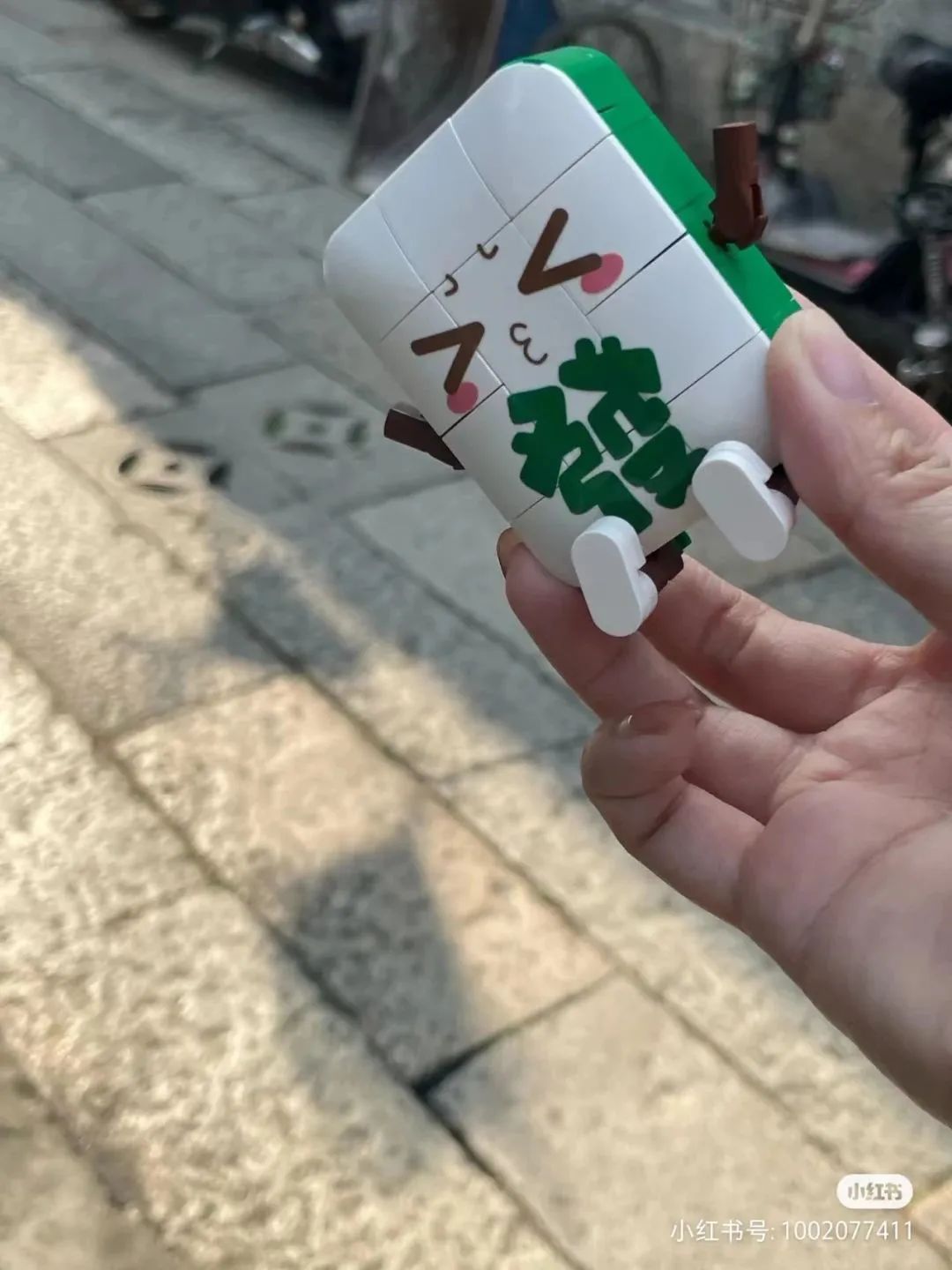 28a83e0583a9bc184aa5440f825e7df.jpg 图片