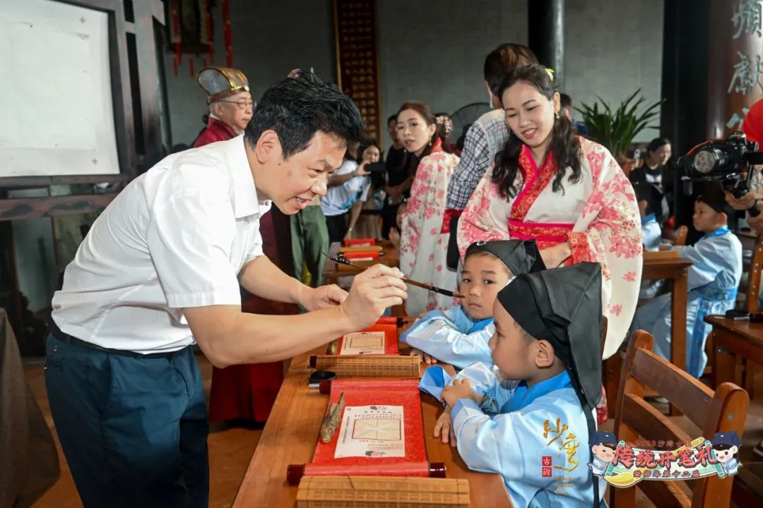c7e842f2abcd775091271cc984219e4.jpg 图片