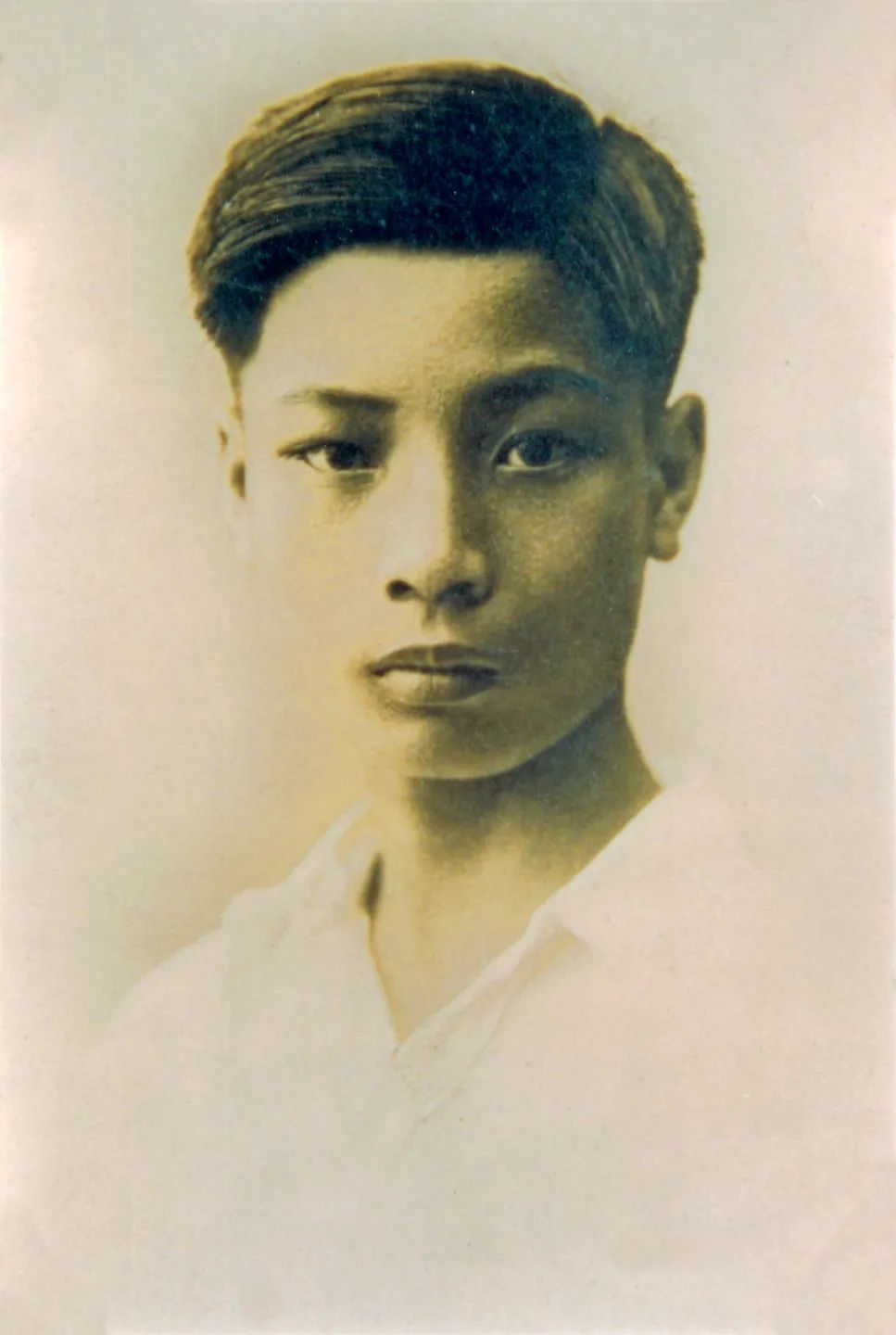 01.1930年,何炳林学生照.jpg
