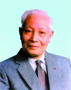 何炳林